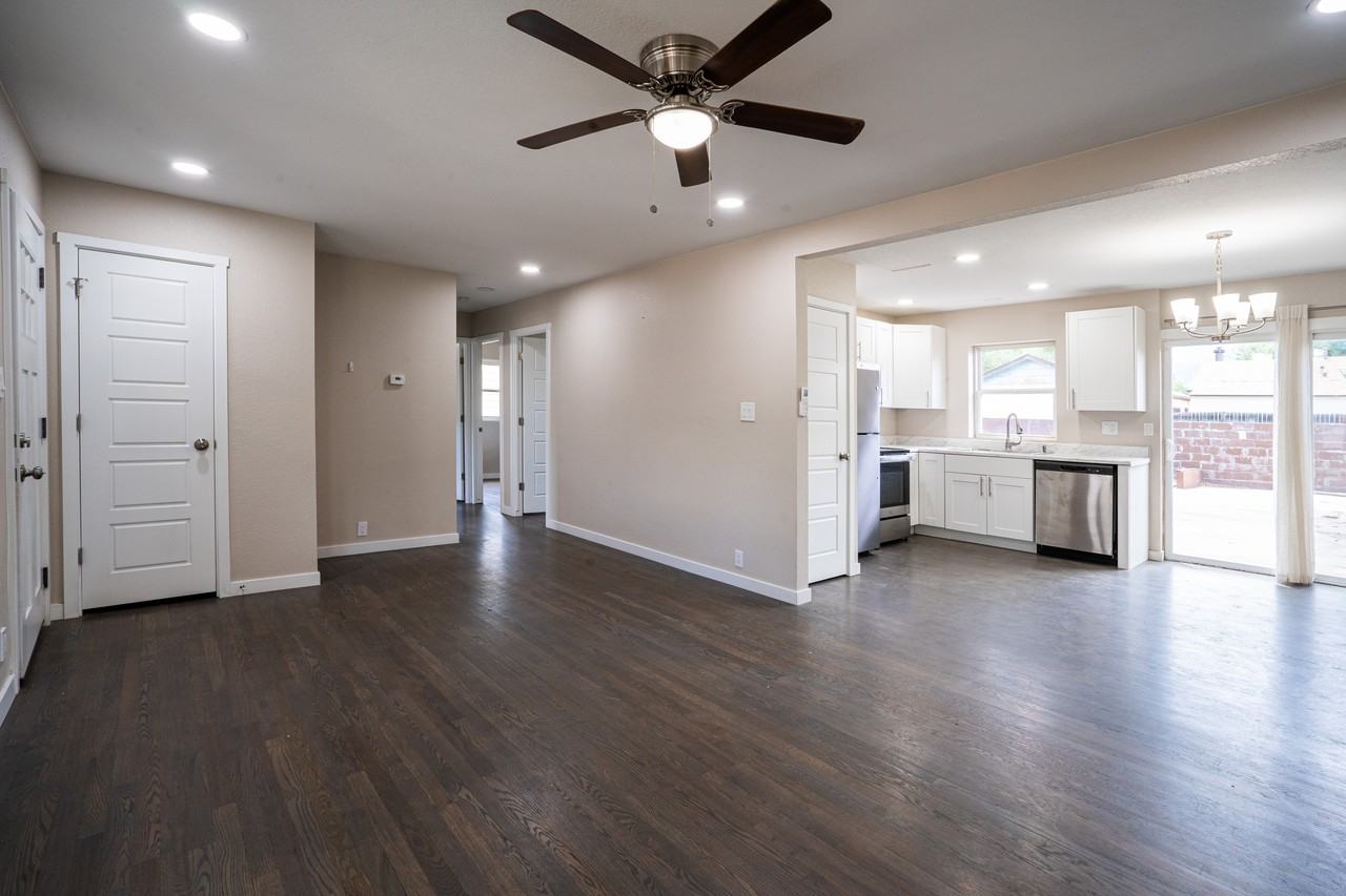 1908 S Franklin Ave #1 - Photo 3 of 19