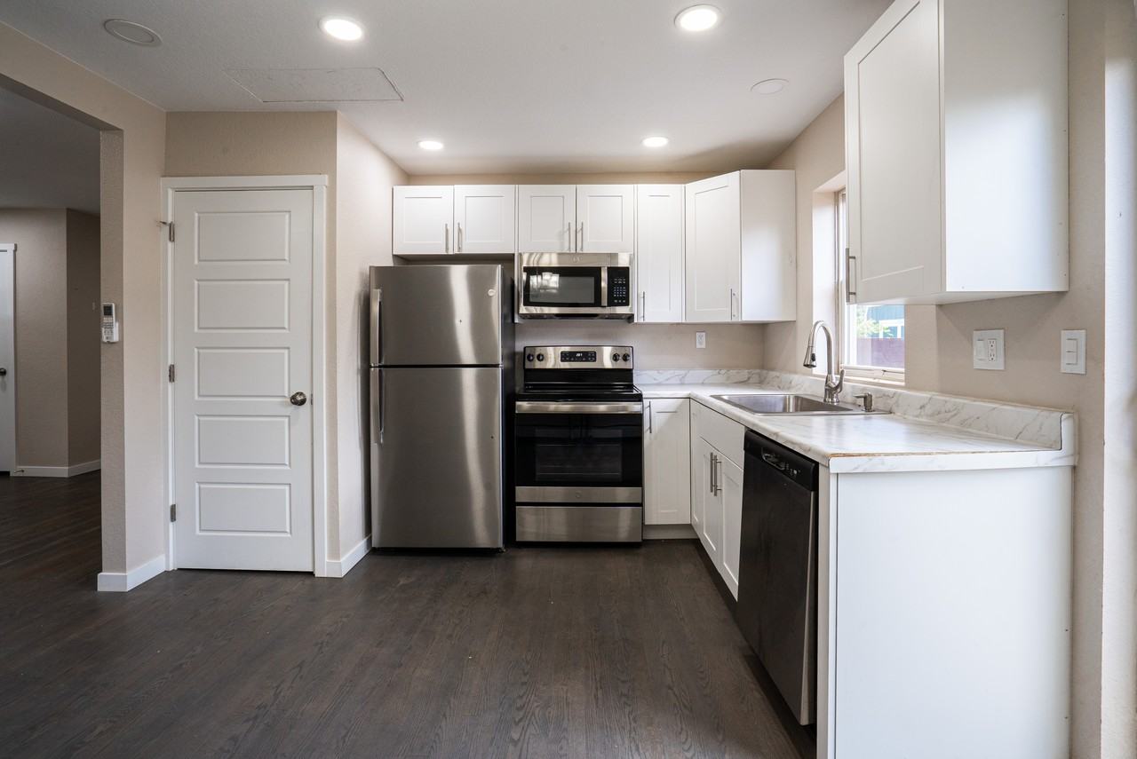 1908 S Franklin Ave #1 - Photo 5 of 19
