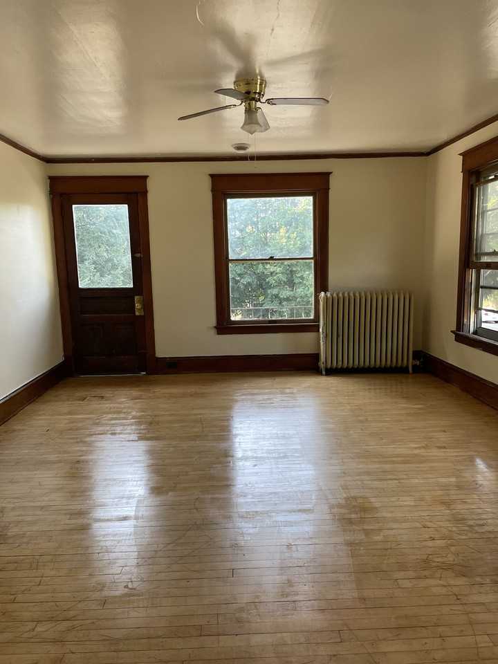 932 Saint Clair Ave #932 - Photo 5 of 16