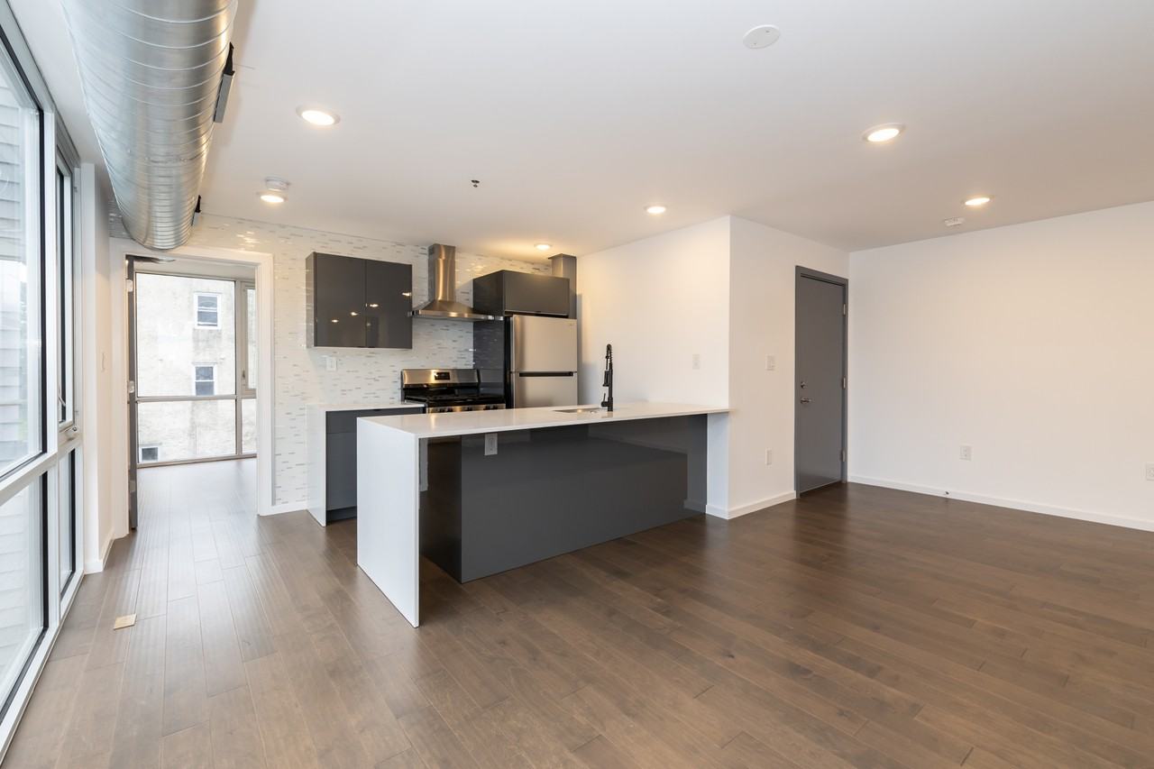 1520 N Marshall St #2 - Photo 4 of 20