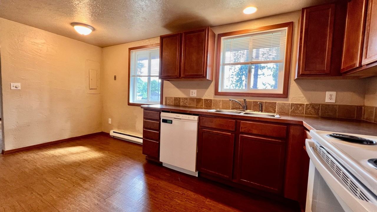 10622 E 14th Ave #A - Photo 5 of 16