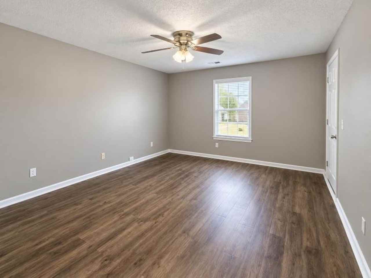 208 Ruf Dr - Photo 2 of 15