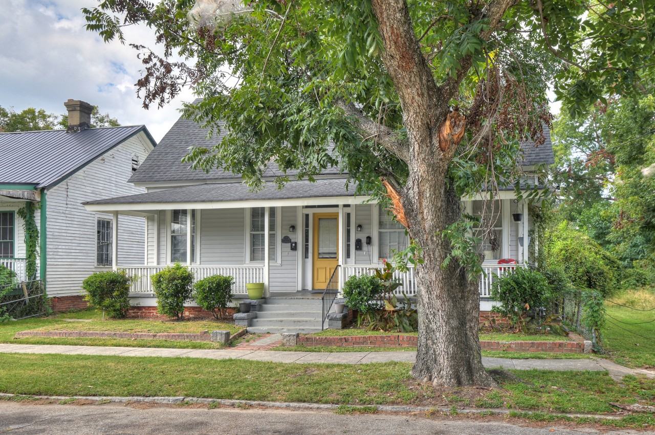 515 3rd St #B - Photo 4 of 36