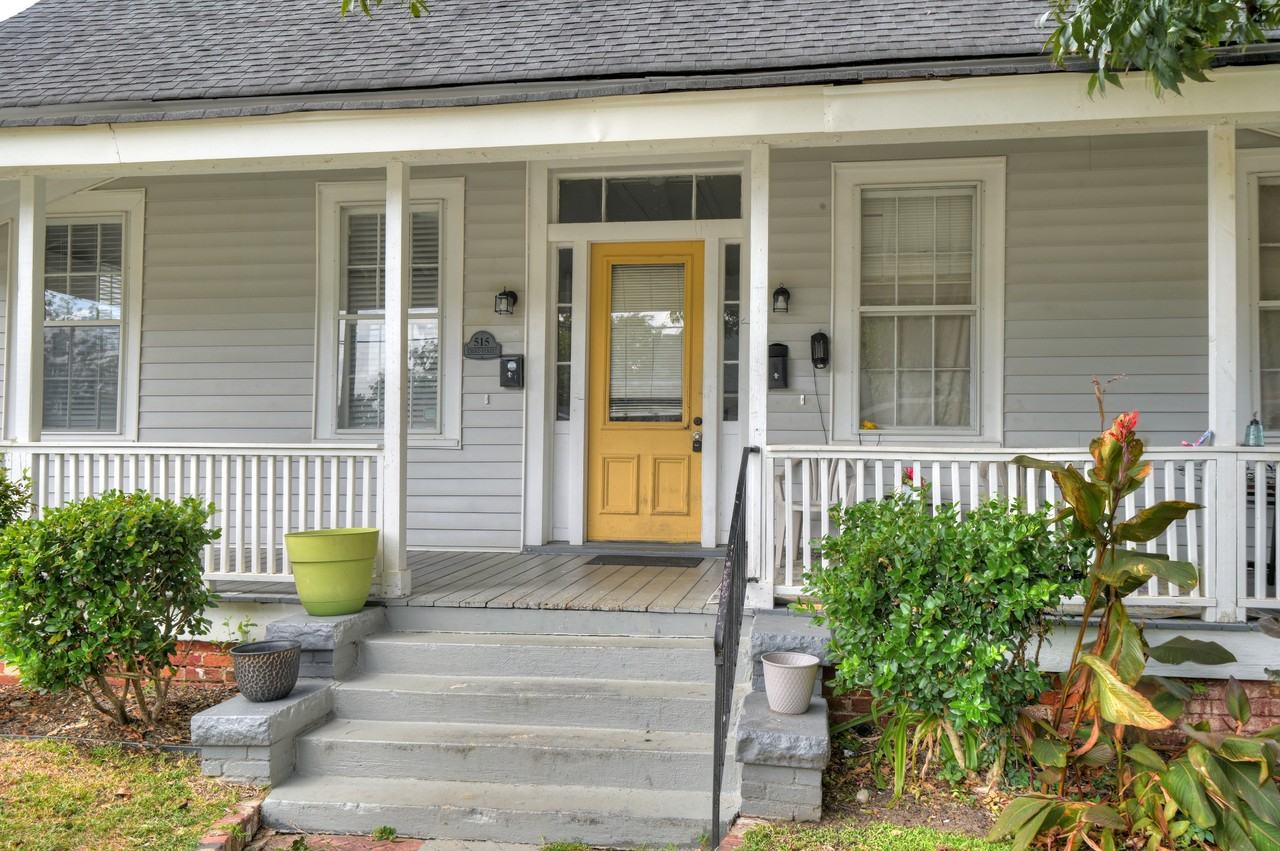 515 3rd St #B - Photo 5 of 36