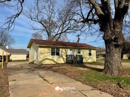 featured image of 301 Fairview St #1