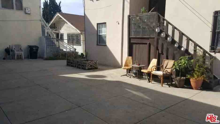 4112 1/2 Griffin Ave - Photo 5 of 8