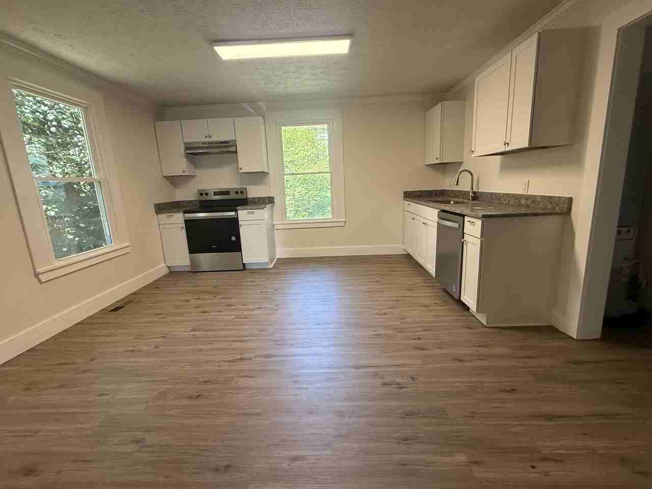 430 E 3rd St #1 - Photo 6 of 10