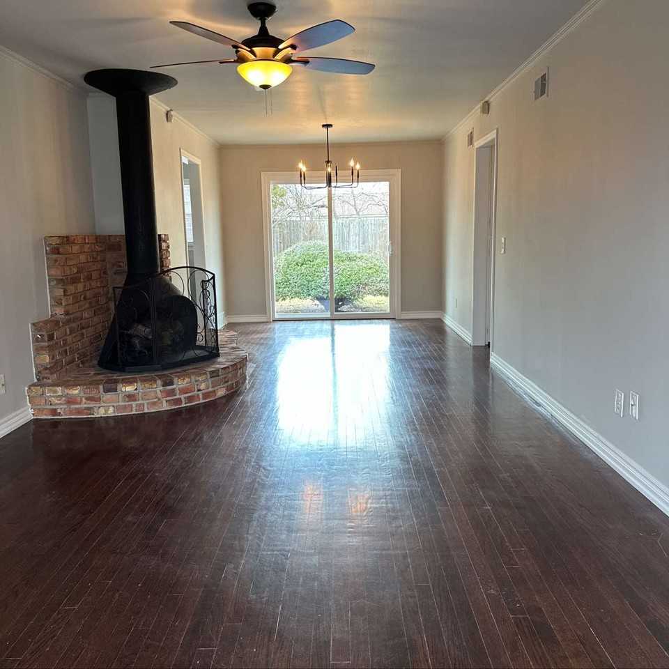 3129 Nimitz Blvd #1 - Photo 4 of 10