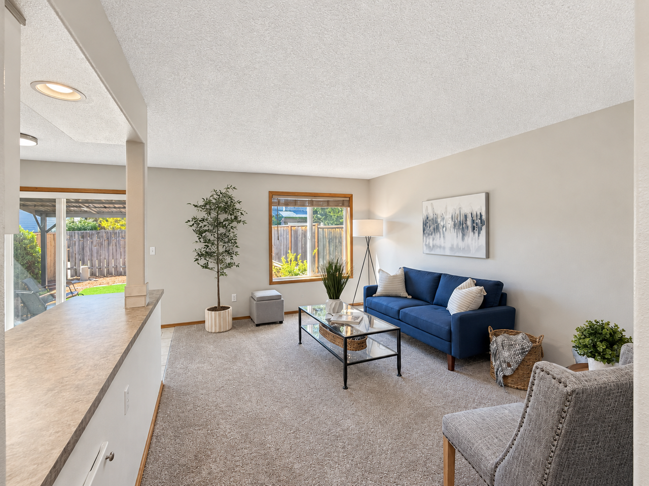 339 Se 43rd Ave #1 - Photo 5 of 27