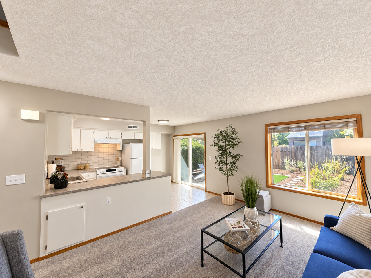 339 Se 43rd Ave #1 - Photo 7 of 27