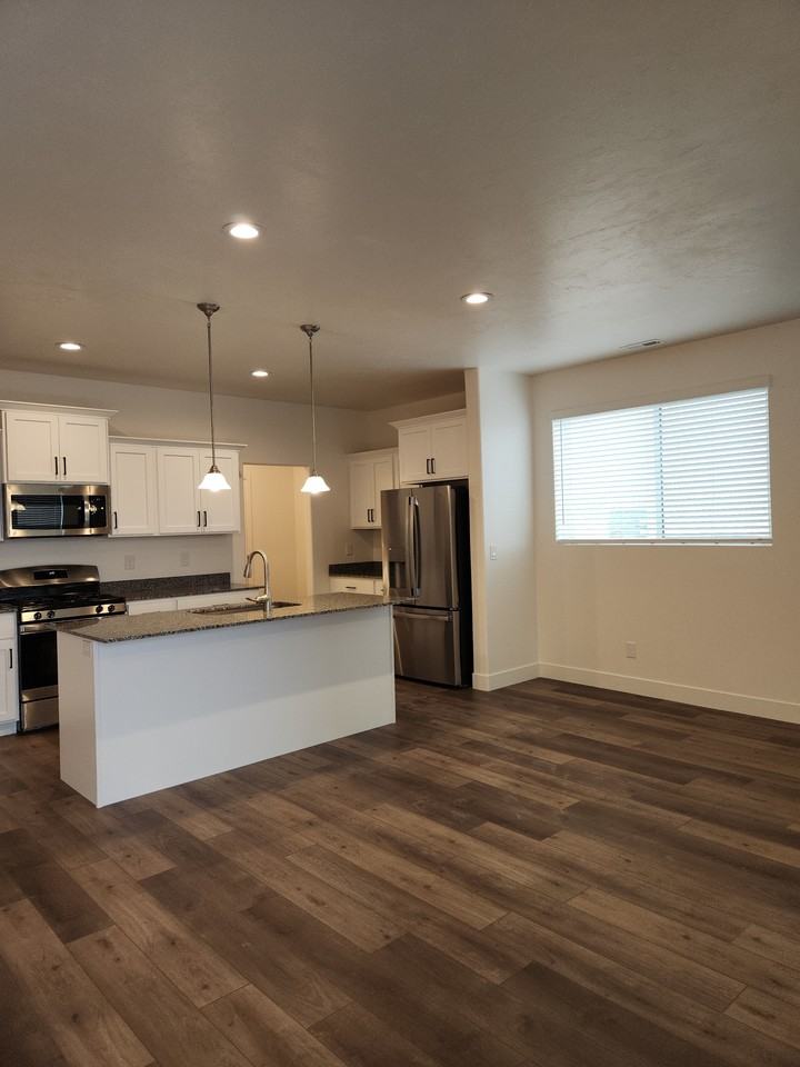 968 S 850 W #1 - Photo 5 of 49