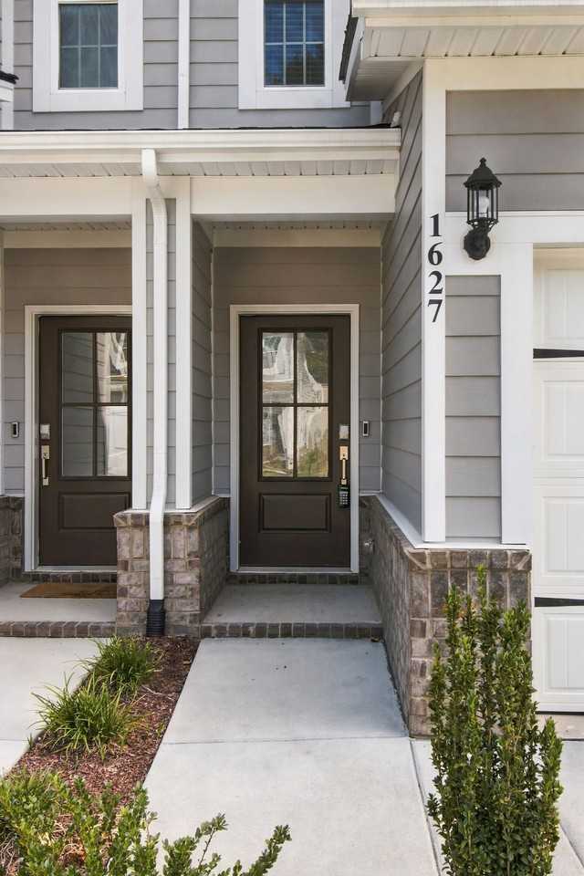 1627 Manuka Ln #1 - Photo 4 of 33