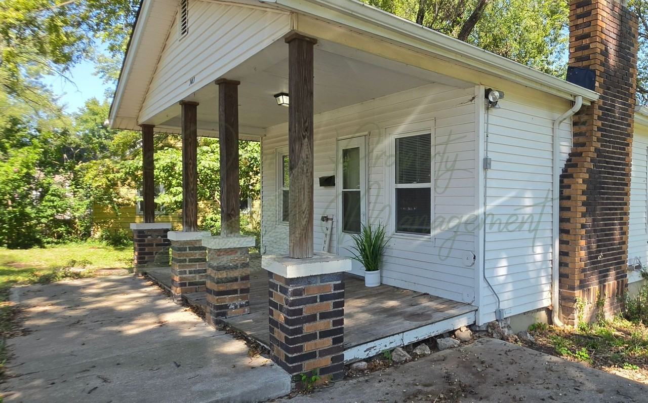 303 N Huttig Ave - Photo 2 of 21