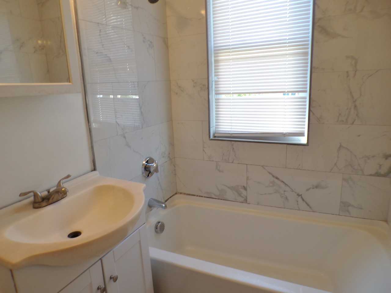 24 Hanover Circle ##1 - Photo 5 of 6