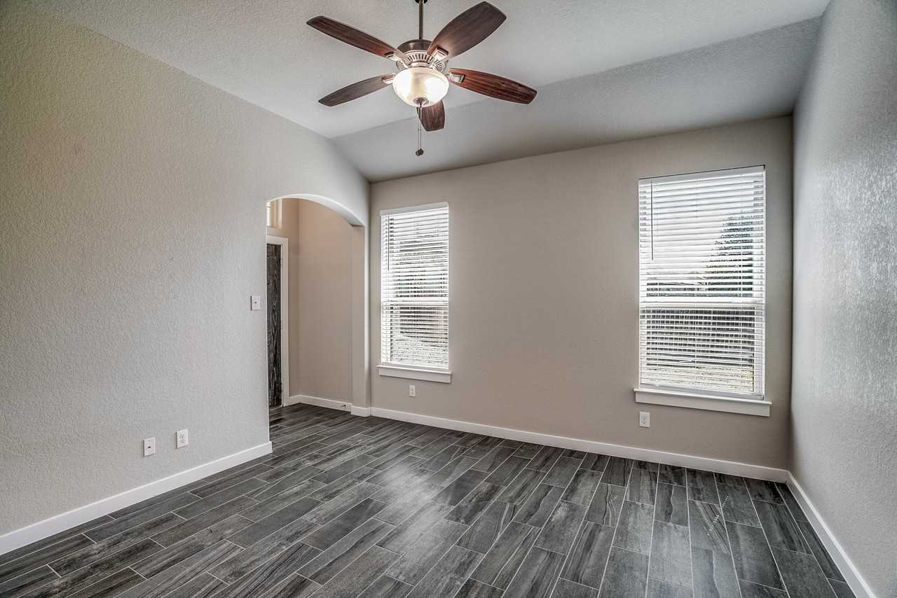 574 Creekside Frst - Photo 4 of 35
