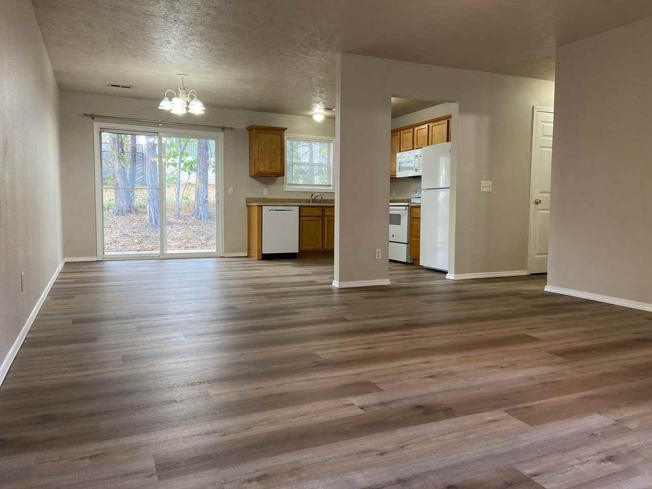 1013 Deer Trail Ln - Photo 3 of 21