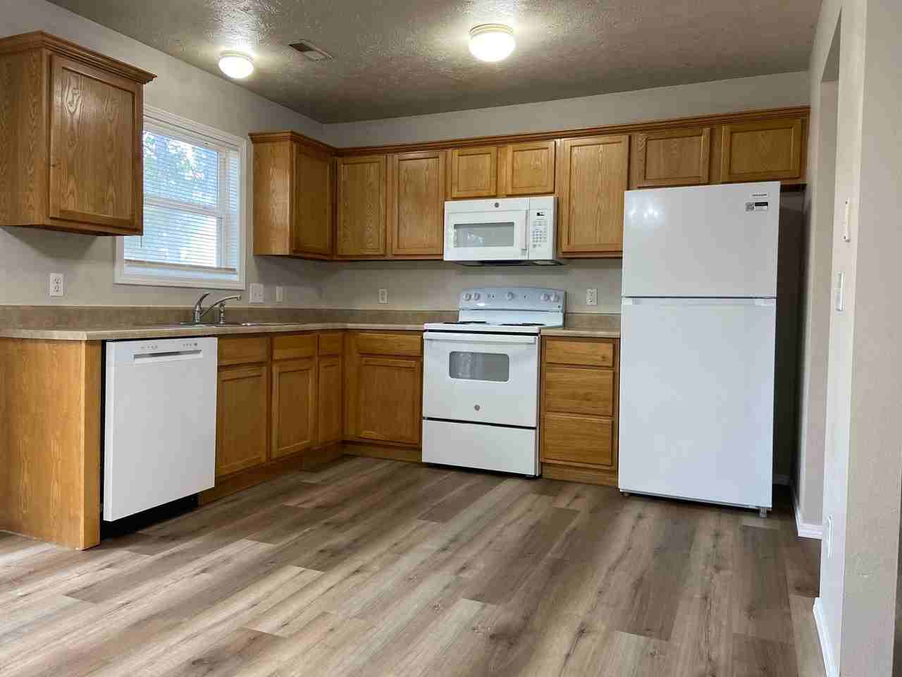 1013 Deer Trail Ln - Photo 5 of 21