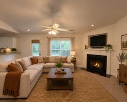 featured image of 129 S Palm Dr