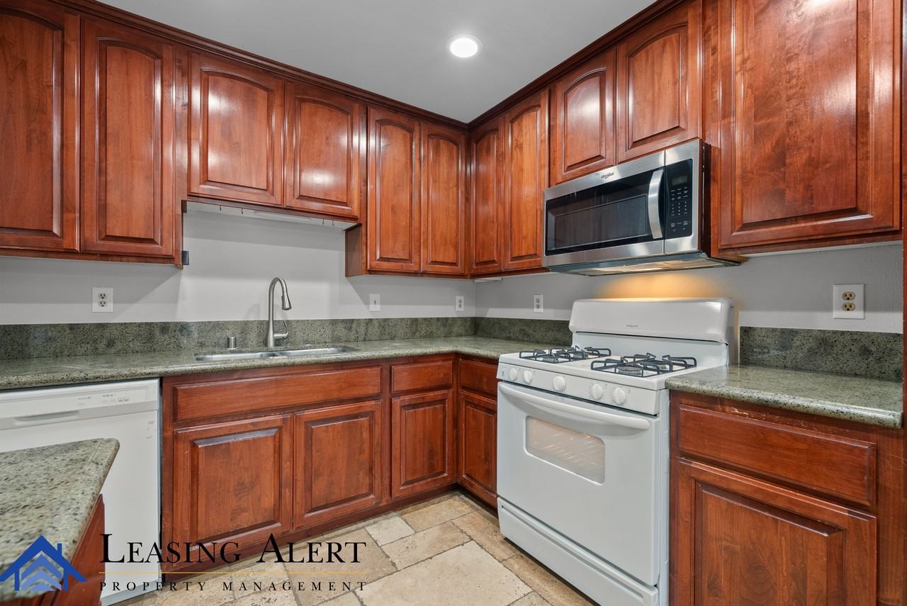 25713 Leticia Dr #1 - Photo 4 of 17