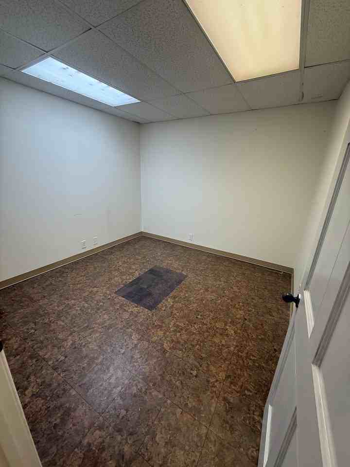 203 N Avenue D - Photo 6 of 9