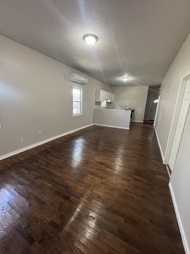 1511 Sw Huntoon St #1 - Photo 5 of 10