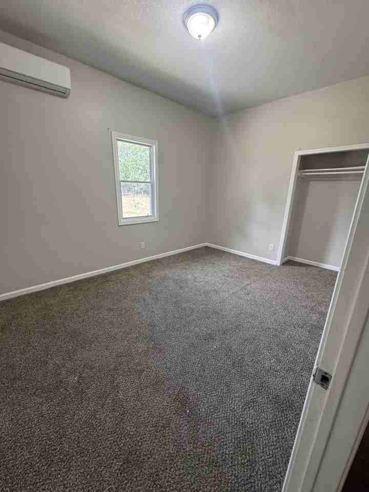 1511 Sw Huntoon St #1 - Photo 6 of 10