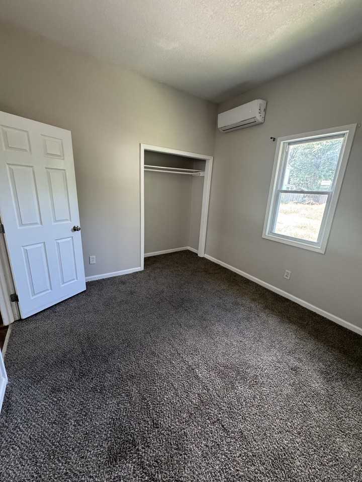1511 Sw Huntoon St #1 - Photo 7 of 10