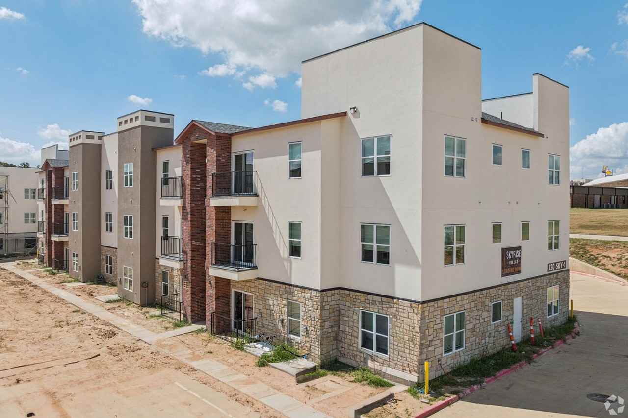 Skyrise Villas - Photo 2 of 19