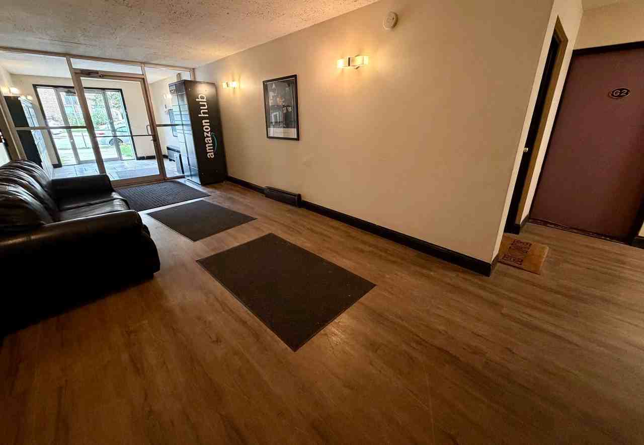3069 Oakland - Photo 2 of 41