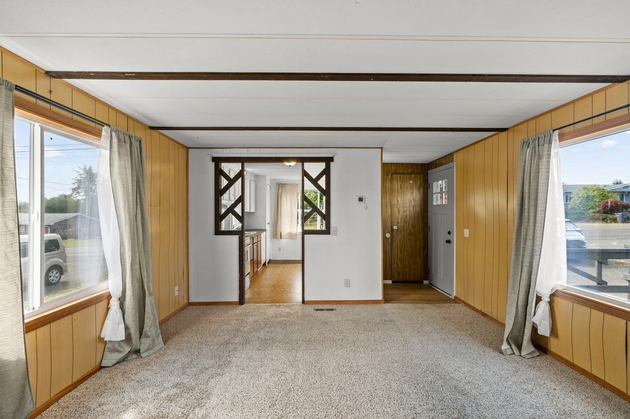 110 W Veterans Ave #1 - Photo 5 of 28