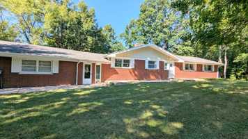 featured image of 2030 Crestwood Ln #1
