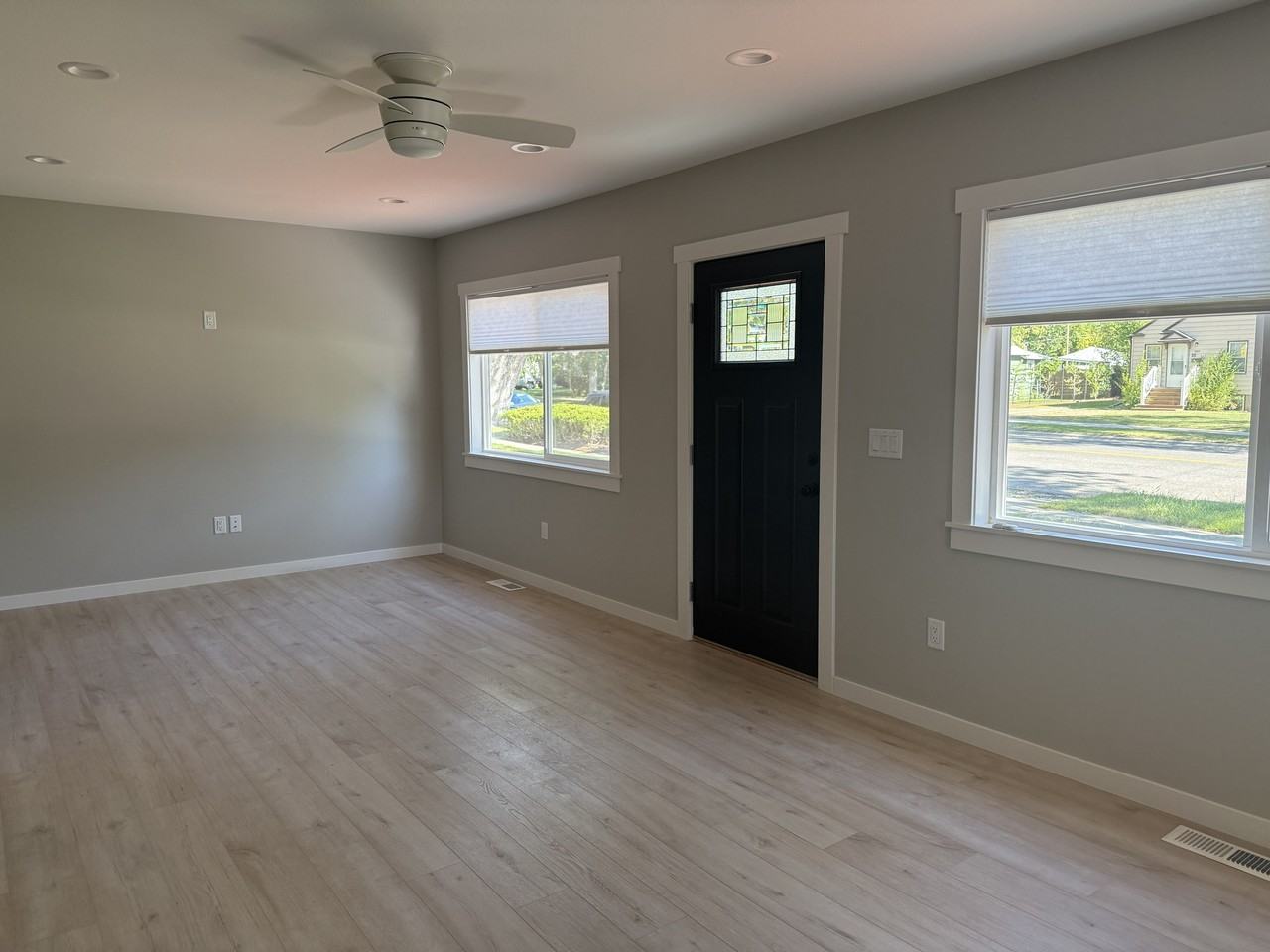 1002 N 25th St - Photo 2 of 11