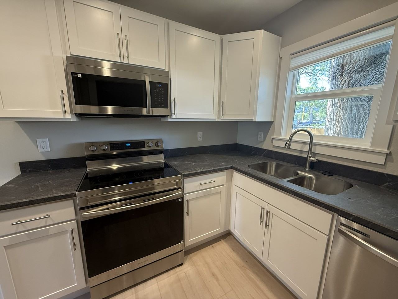 1002 N 25th St - Photo 5 of 11