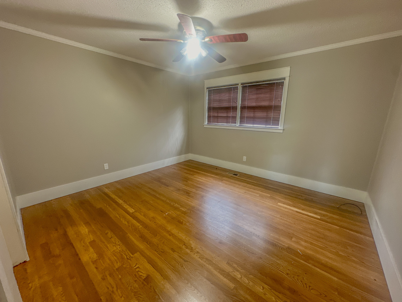 1306 W Park Ave #1 - Photo 7 of 22