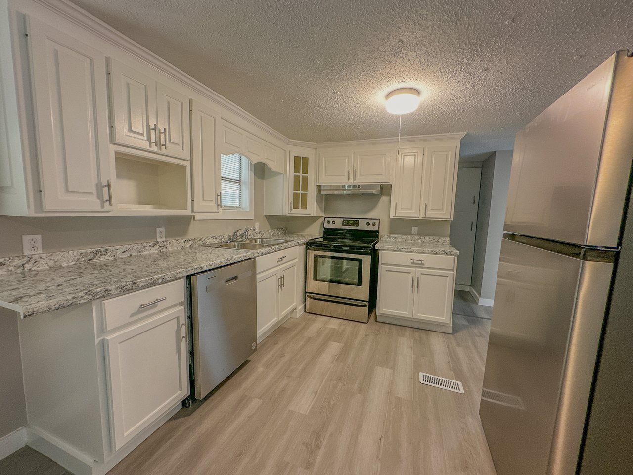 5018 Banksly Cir #1 - Photo 6 of 24