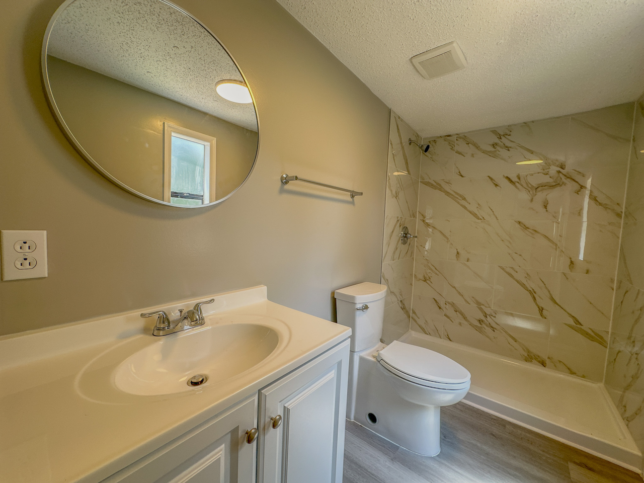 5018 Banksly Cir #1 - Photo 7 of 24