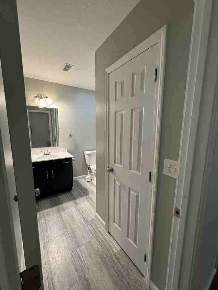 702 N Washinton St, #A - Photo 4 of 8