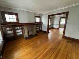 featured image of 391 Roycroft Dr #1