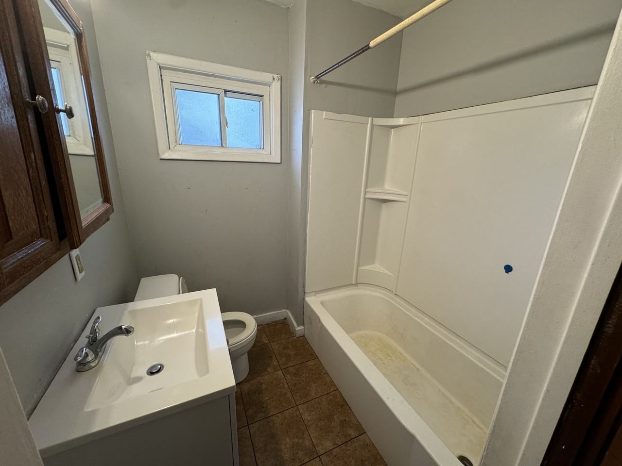 391 Roycroft Dr #1 - Photo 2 of 6