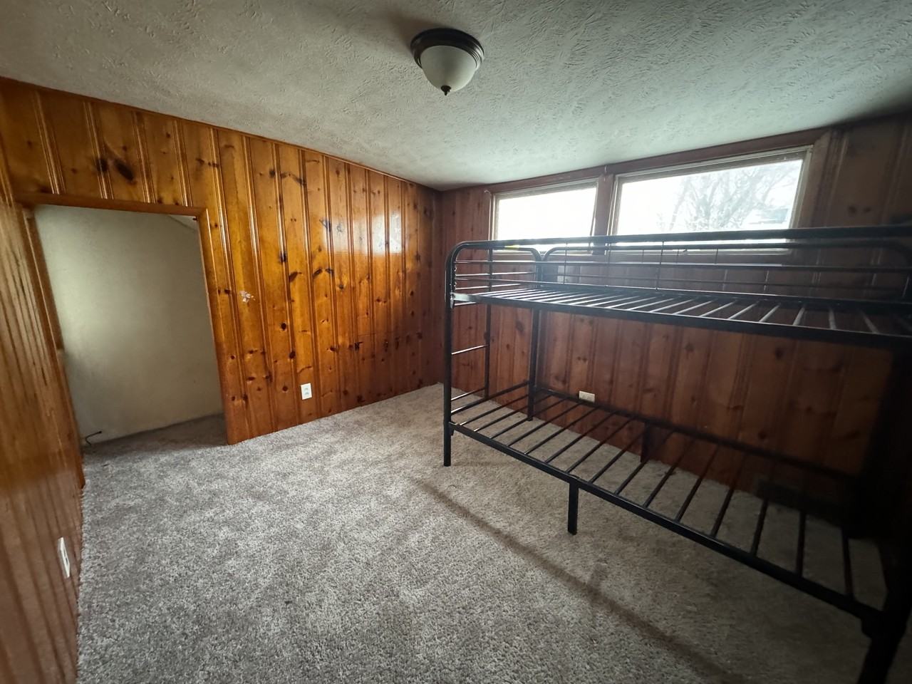 391 Roycroft Dr #1 - Photo 3 of 6