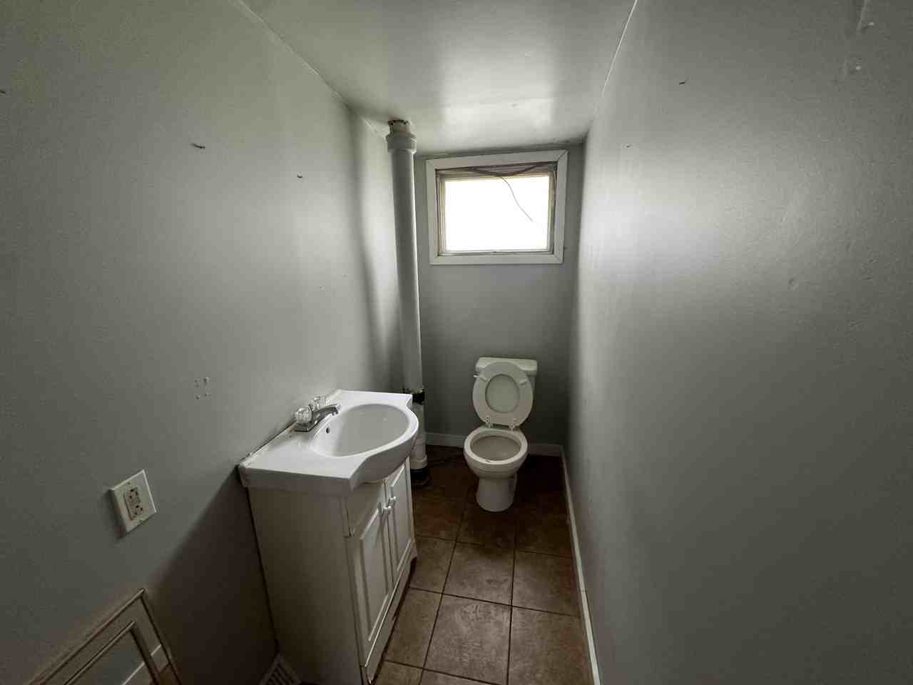 391 Roycroft Dr #1 - Photo 4 of 6