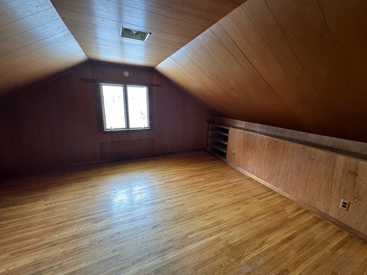 391 Roycroft Dr #1 - Photo 6 of 6