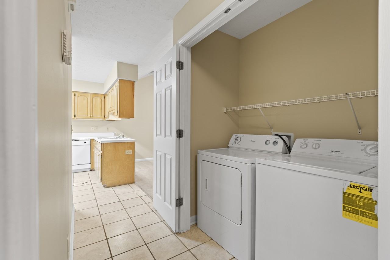 684 Yeager Ln #684 - Photo 5 of 12