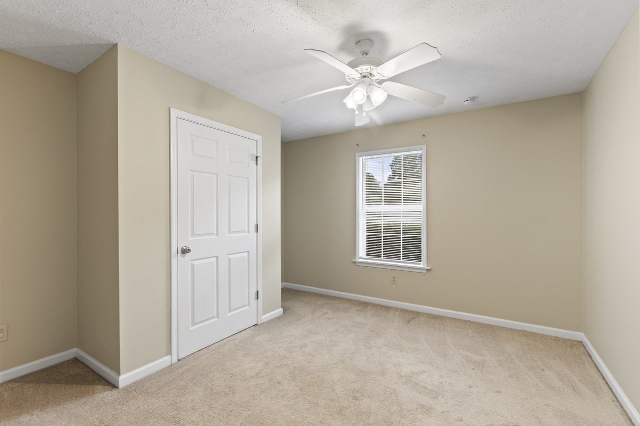 684 Yeager Ln #684 - Photo 6 of 12
