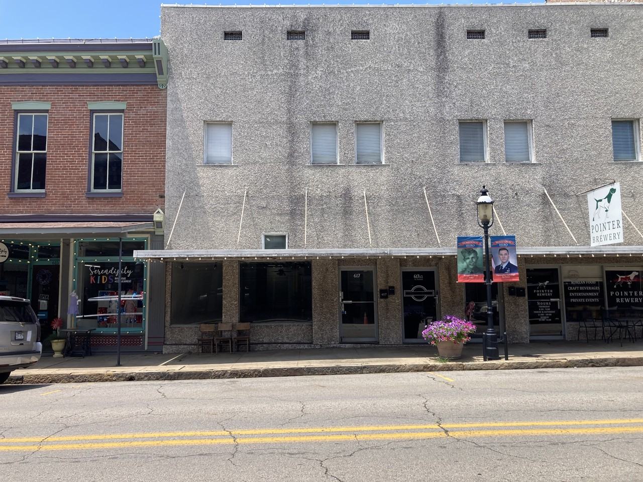 617 Main St