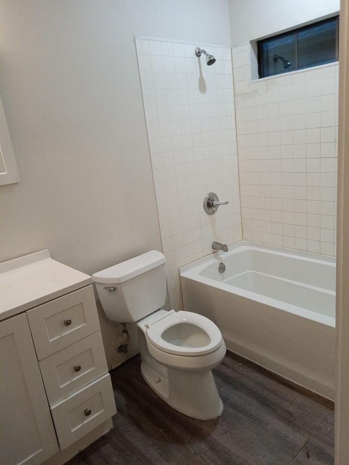 324 W Cummings St #1 - Photo 4 of 14