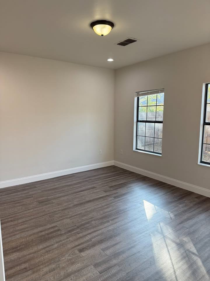 324 W Cummings St #1 - Photo 5 of 14