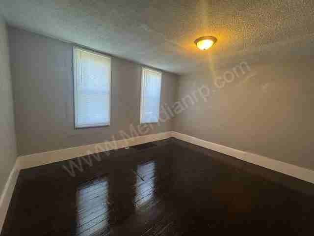 420 E Masterson Ave #1 - Photo 3 of 11