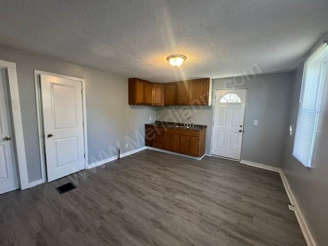 420 E Masterson Ave #1 - Photo 5 of 11