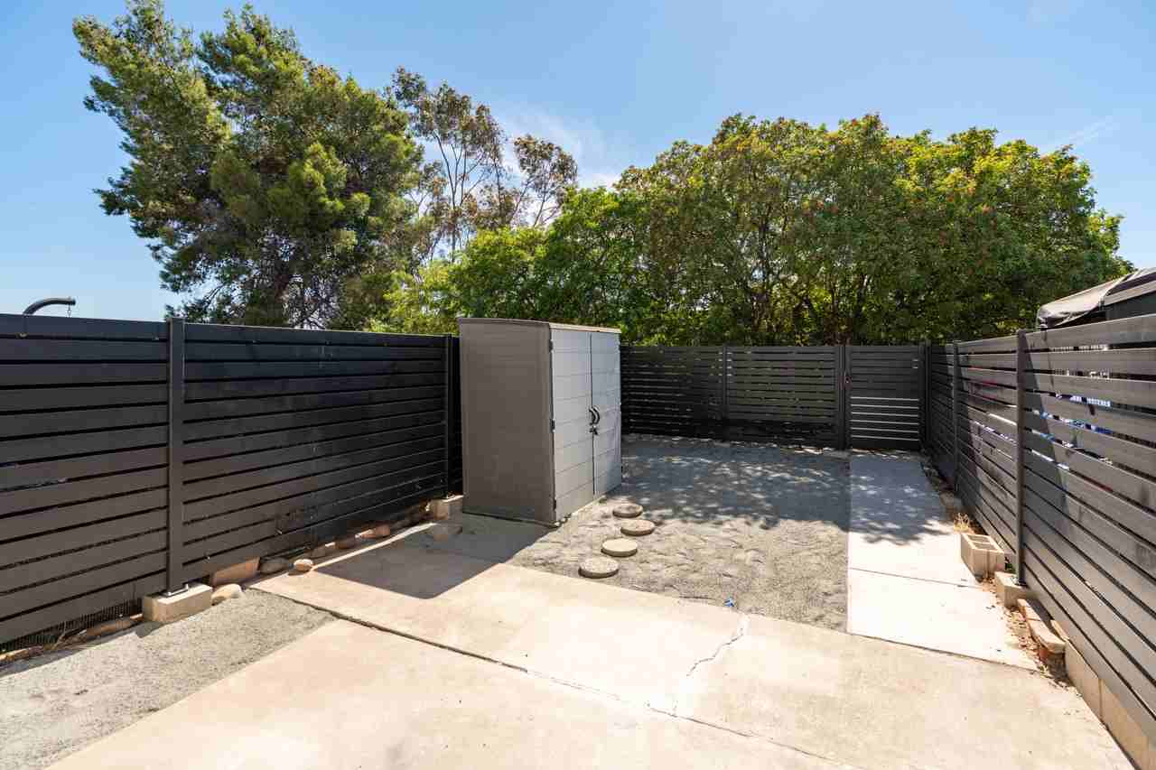 8685 Mellmanor Dr #B - Photo 3 of 17